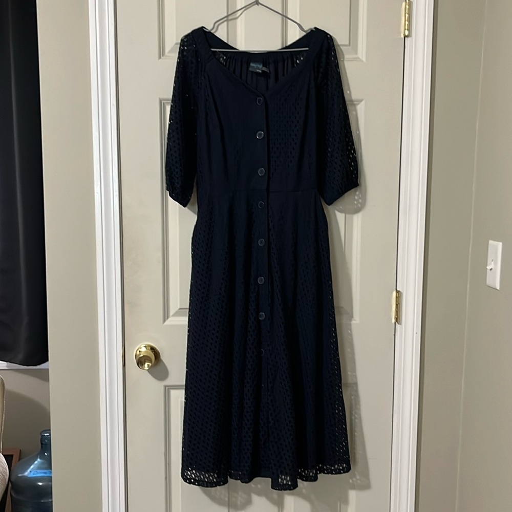 LAST CHANCE!!! *EUC* GABBY SKYE DRESS Sz 10 Navy Eyelet Fully Lined with POCKETS